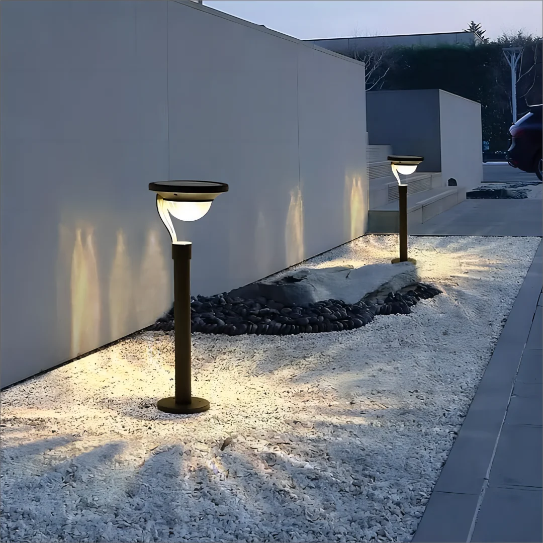 Super Bright Solar Lawn Lamp