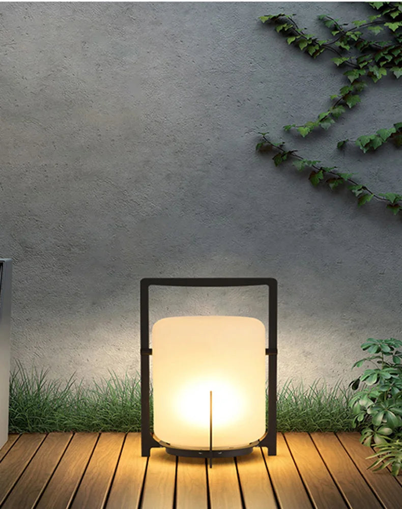 Minimalist Outdoor Lawn Light