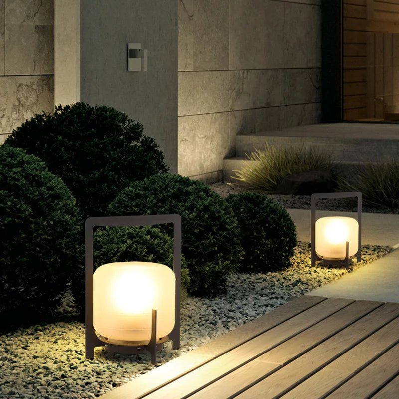 Minimalist Outdoor Lawn Light