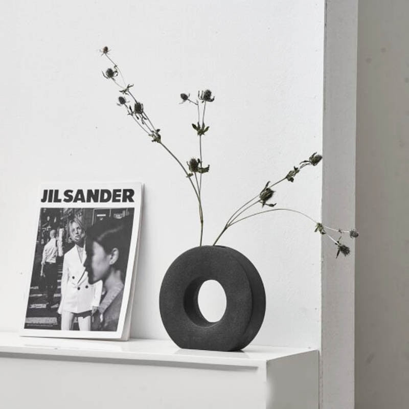 black shelf ceramic vase