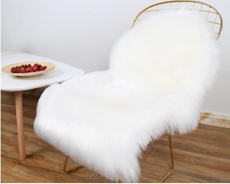 Its washable design ensures that you can keep it looking and feeling fresh with minimal effort and a relaxing place for you to rest your feet or simply lounge.