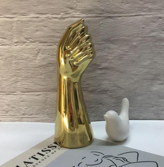gold vase decor