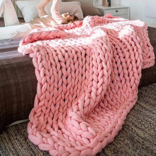 Thick Knitted Throw Blanket: Pink