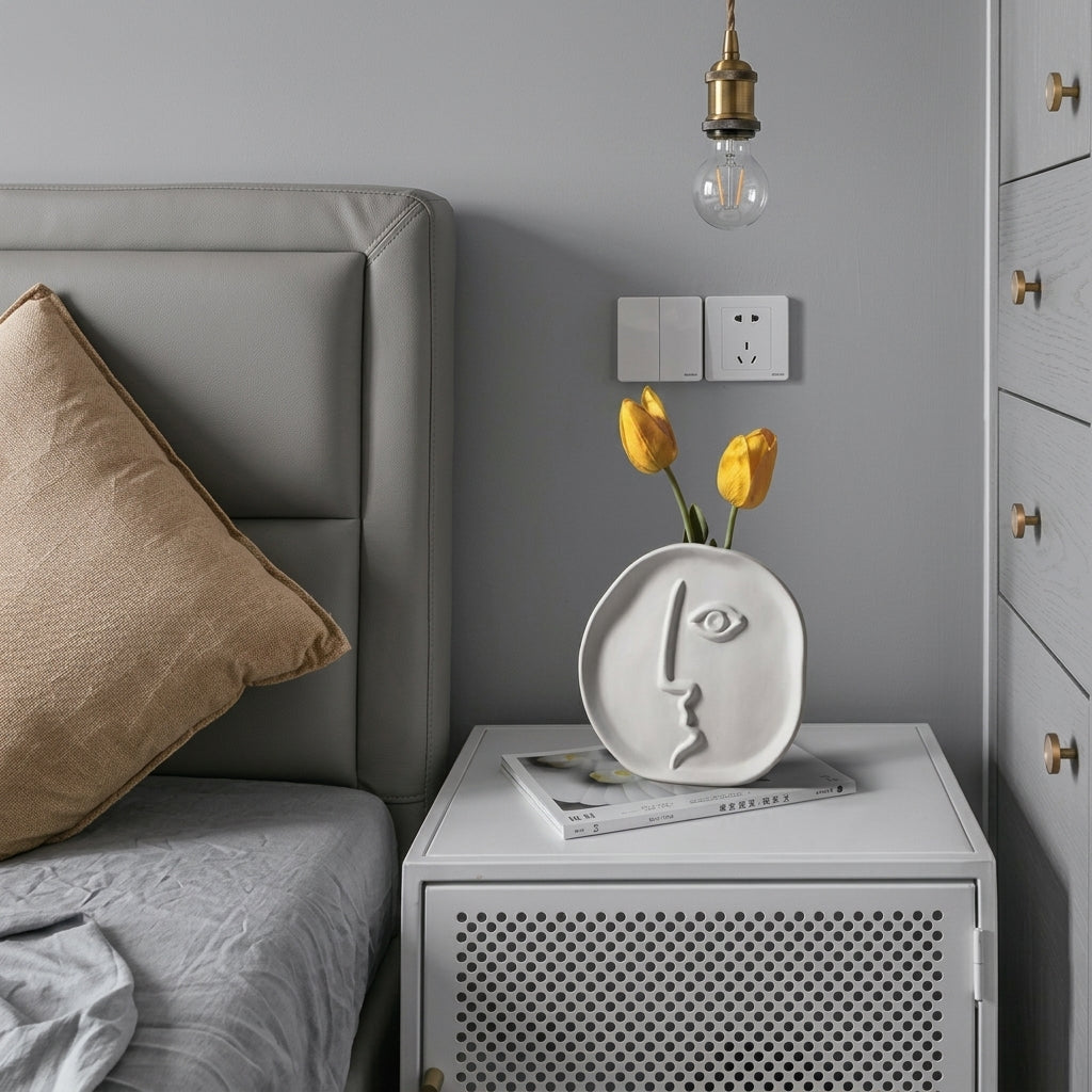 Minimalist Irregular Face Vases 4