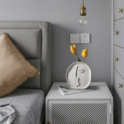 Minimalist Irregular Face Vases 4