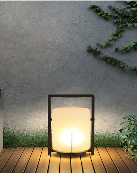 Minimalist Outdoor Lawn Light