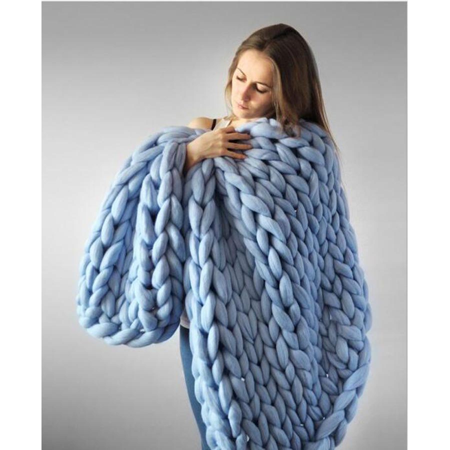 Thick Knitted Throw Blanket: Sky Blue