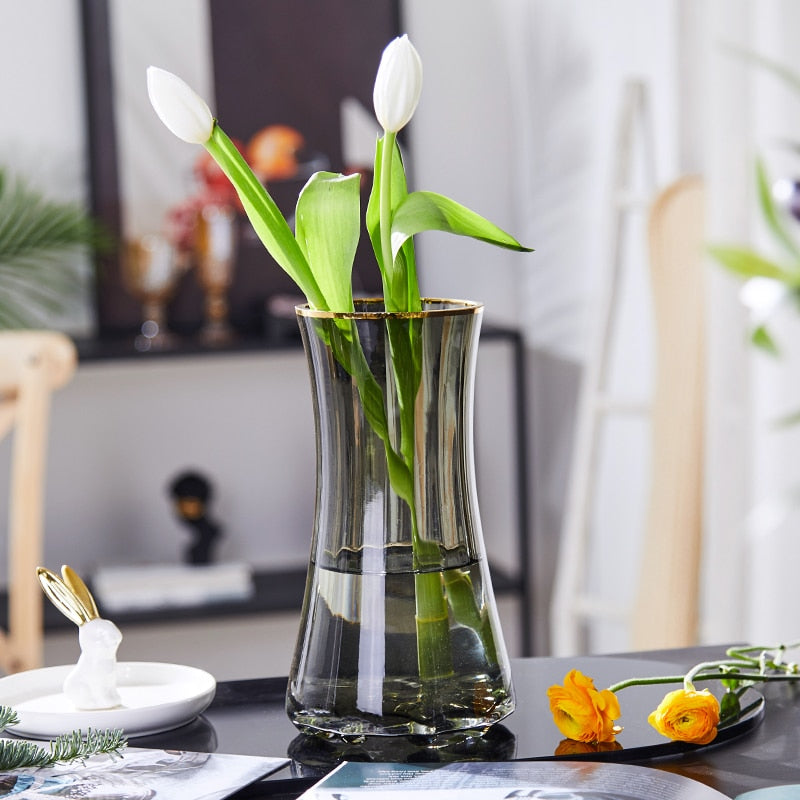 clear glass flower vase