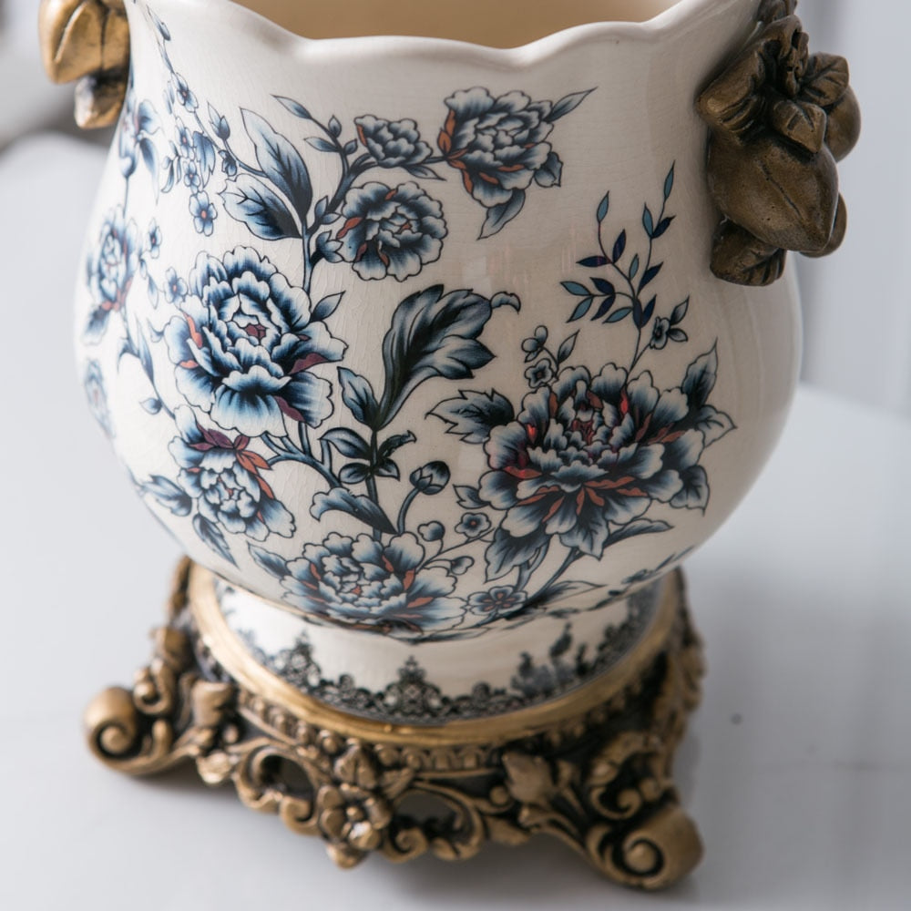blue flowers pattern vase